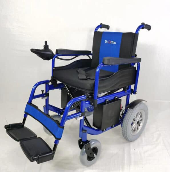 كرسي متحرك كهربائي دكتور اورثو ببطاريتان جانبيتان تجعله ينطوي دون الحاجة الي نزع البطاريات حمولة 120 كجم